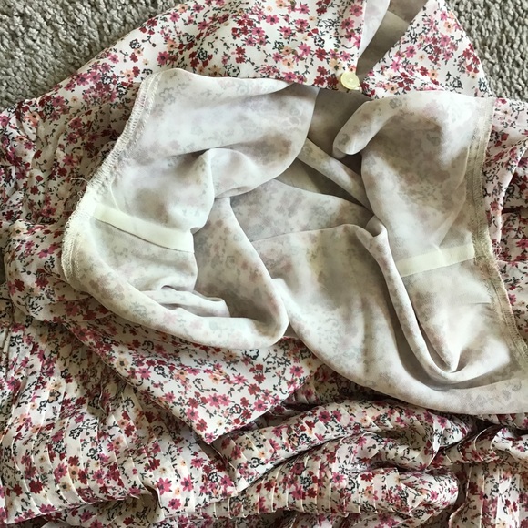 Ruched sleeve, pink and white floral print LOFT dress with pleated skirt - Picture 10 of 10